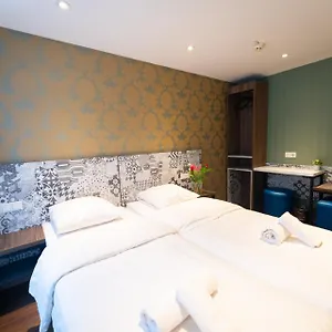 The Old Nickel Otel